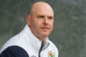 مدرب بلاكبيرن يشيد بمساندة الجماهير للفريق