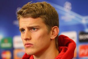 لارس بِندر يمدد تعاقده مع ليفركوزن