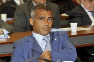 روماريو: البرازيل ستنظم كأسا للعالم لا تنسى العام 2014