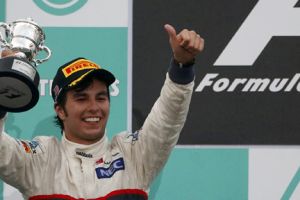 بيريز: يجب أن نحافظ على واقعيتنا