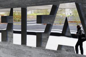 'الفيفا' يوافق على التأمين على اللاعبين في جميع المباريات