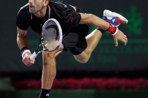 ديوكوفيتش يسحق موناكو ويضرب موعدا مع موراي في نهائي ميامي