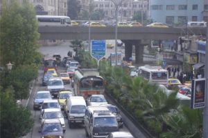 القوات السورية تتابع عملياتها وانباء عن انسحاب الجيش من المدن السورية