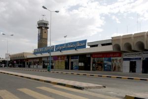 القوات الجوية اليمنية توقف الرحلات في مطار صنعاء 