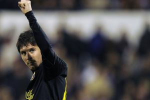 ميسي أول لاعب يحرز 60 هدفا في موسم واحد منذ 40 عاما