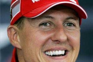 شوماخر يضع مرسيدس في صدارة التجارب الحرة في سباق الصين للسيارات