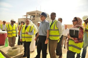 وزير الأشغال يتفقد مشروعين للصرف الصحي في المعامير بكلفة تتجاوز 12 مليون دينار