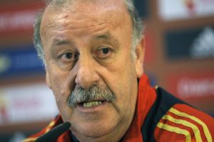 دل بوسكي يريد البقاء في منصبه كمدرب لأسبانيا