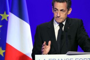 ساركوزي يتراجع عن إنكاره مساعدة ليبيا القذافي نوويا  