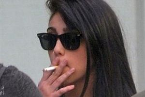 مادونا تعليقا على تدخين ابنتها للسجائر: أنا غير سعيدة وسوف أكون أما أكثر صرامة  