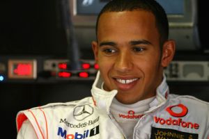 الزياني: وصول هاميلتون وفتيل وباتون للمشاركة في سباق 'الفورمولا1'