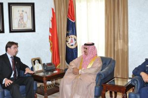 وزير الداخلية يستقبل سفير المملكة المتحدة لدى المملكة