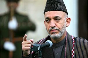 كرزاي وطالبان يدينان التقاط صور لجنود امريكيين بجوار جثث لافغان