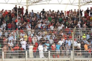 'حلبة البحرين الدولية': 70 ألف شخص حضروا سباق جائزة البحرين الكبرى 2012