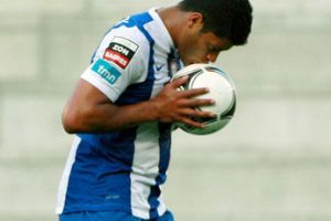 بورتو يضمن لقب الدوري البرتغالي بعد تعادل بنفيكا 