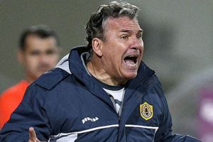 لازاروني يعود رسمياً لتدريب فريق قطر 