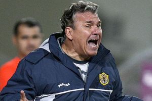 لازاروني يعود رسمياً لتدريب فريق قطر  