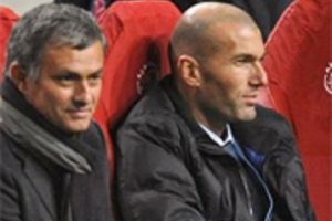 مورينيو يحاول اجبار زيدان على الرحيل عن النادي الملكي 