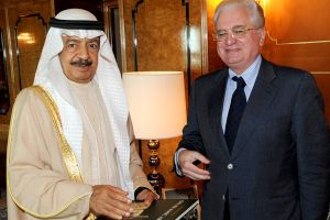 رئيس الوزراء يرحب بتبادل الخبرات والمعارف مع متحف الأرميتاج الروسي