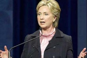 كلينتون تدعو الصين الى احترام 'كرامة' مواطنيها  