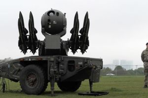 سفن حربية وبطاريات مضادة للصواريخ تجري تدريبات أمنية قبل أولمبياد لندن