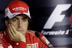 ألونسو يحث سائقي فورمولا على مزيد من الاحترام لشوماخر