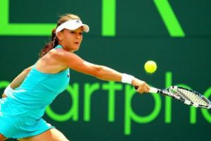 البولندية رادفانسكا تتأهل لقبل نهائي بطولة مدريد للتنس
