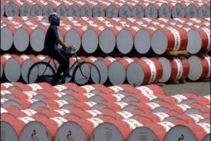 السعودية تقول سعر 100 دولار للبرميل سعر رائع للنفط