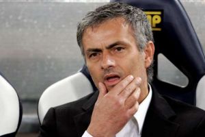 مورينيو يعتزم التريث في سوق الانتقالات الصيفية 