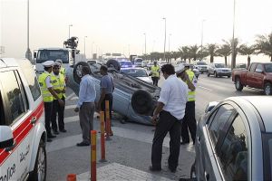 نجاة مواطنة بعد انقلاب سيارتها بحادث تصادم عصر أمس(صور ) 