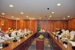 الجمارك السعودية تبحث فتح جسر الملك فهد (24) ساعة للشحن كحالة استثنائية للبحرين