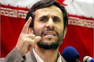 احمدي نجاد يدعو الغرب الى 'تغيير موقفه' حيال ايران 