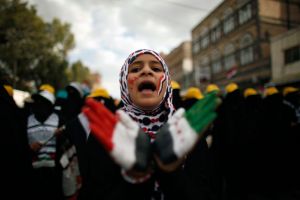 18 قتيلا بينهم 12 مدنيا في معارك وغارات جنوب اليمن