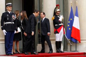 هولاند يتسلم رسميا مهامه رئيسا للجمهورية الفرنسية