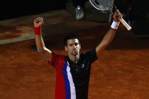 ديوكوفيتش يطيح بفيدرر ويصطدم بنادال في نهائي روما