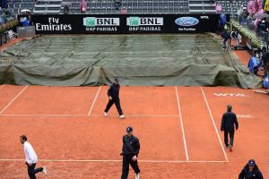 توقف نهائي بطولة ايطاليا للتنس بين شارابوفا ولي بسبب هطول المطر 