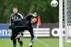 فيردر بريمن يضم حارس المرمى الواعد فولف