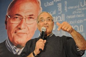 لجنة الانتخابات في مصر تحيل بلاغات ضد شفيق وأبو الفتوح ومرسي للنائب العام