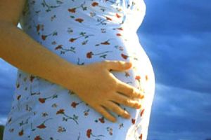 استنشاق الحوامل للهواء الملوث قد يزيد من خطورة الربو لدى أطفالهن