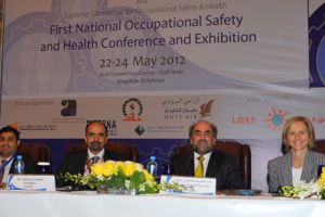 استعراض تجارب عالمية في المؤتمر والمعرض الوطني الأول للسلامة والصحة المهنية 