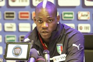 بالوتيلي يسعى لمحو سمعته السيئة قبل 'يورو 2012'