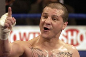 وفاة الملاكم جوني تابيا بطل العالم 5 مرات