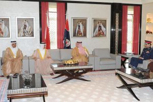 وزير الداخلية يطلع على دراسة حول مشروع تطوير خدمات جسر الملك فهد