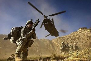 سبعة قتلى على الاقل في هجوم انتحاري ضد قاعدة للاطلسي في افغانستان