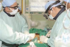 إجراء عملية جراحية متطورة بالمستشفى العسكري   