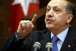 رئيس الوزراء التركي يتهم الأسد بالتصرف بـ'استبداد' 