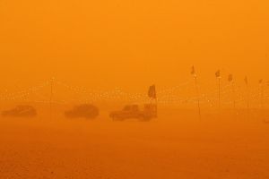 مسؤول: توقف تصدير النفط الكويتي لسوء الأحوال الجوية 