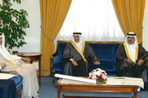 سمو الشيخ محمد بن مبارك يرأس اجتماعا لمناقشة الازدحامات المرورية على شارع الملك فيصل 