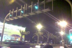 'المرور': تشغيل الإشارة المرورية بعد النزول من تقاطع الفاروق لتسهيل الحركة المرورية