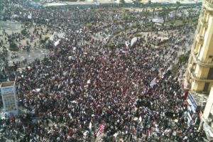 المتظاهرون في التحرير يختلفون على الخطوة القادمة 